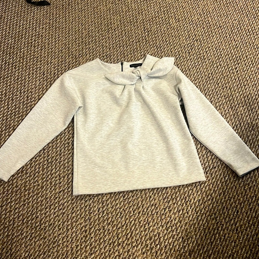 Banana republic  Medium heather grey zipped sweatshirt with a bow.